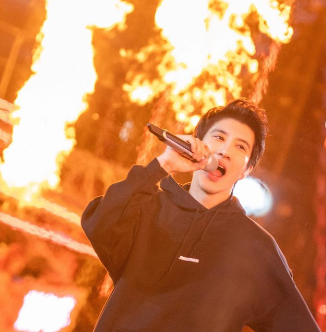 王力宏官宣离婚，与李靓蕾三年没互动，情断原因不简单