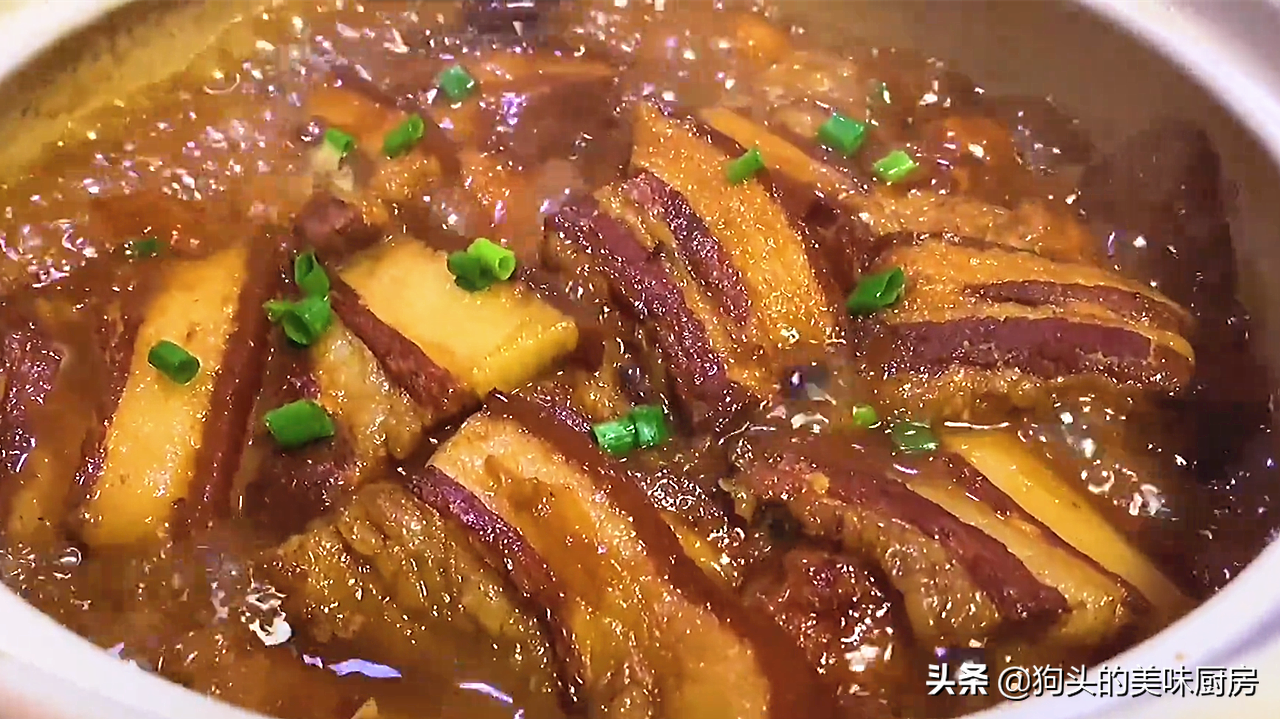 五花肉怎样做才软烂不油腻？大厨教你一个做法，出锅汤汁都不剩