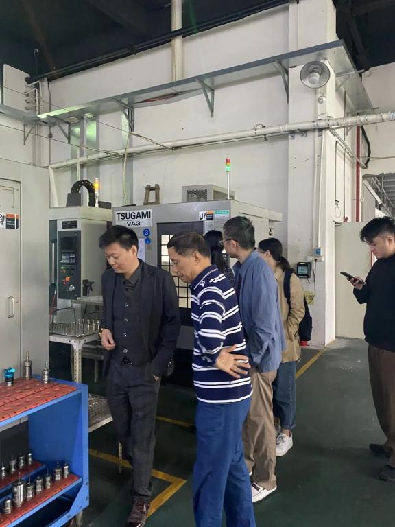 广东省医疗器械管理协会调研佛山市稳健口腔医疗器械有限公司