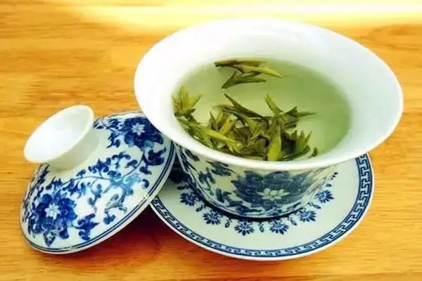 西湖龙井茶介绍（西湖龙井茶是绿茶吗）