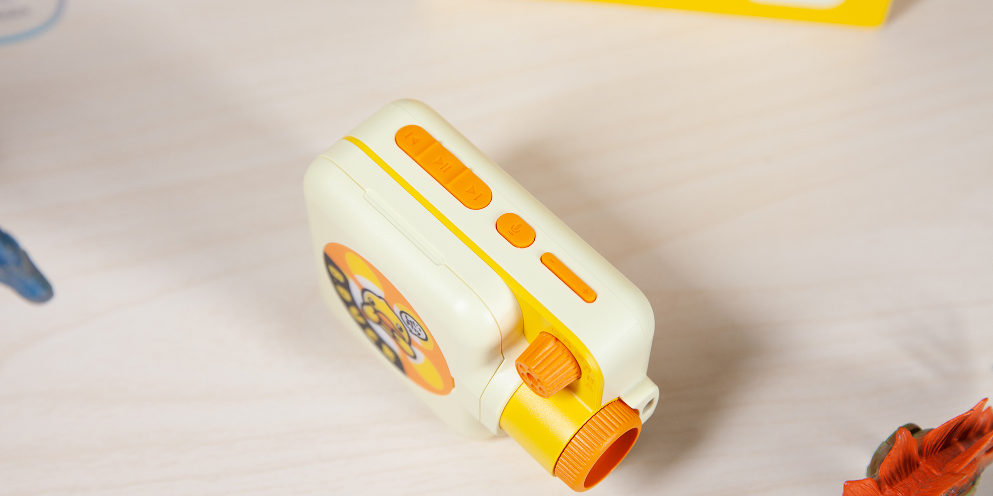 保护视力、远离数码产品，送孩子一台趣学伴儿童故事放映机吧