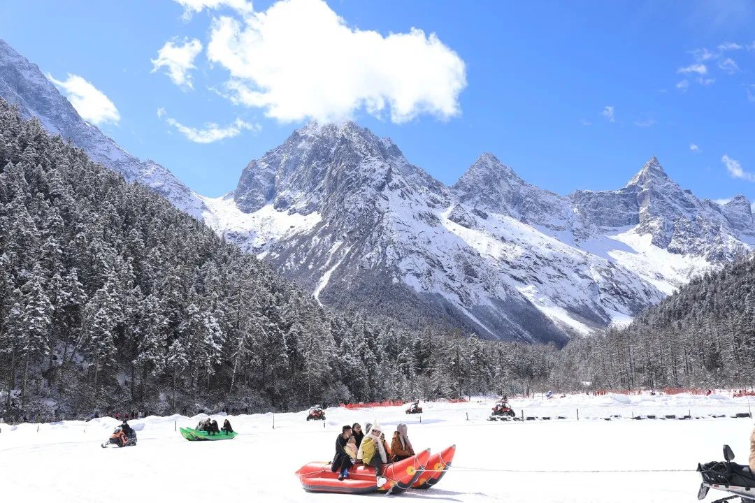 热雪沸腾｜毕棚沟「冰雪娱乐场」今日正式开启