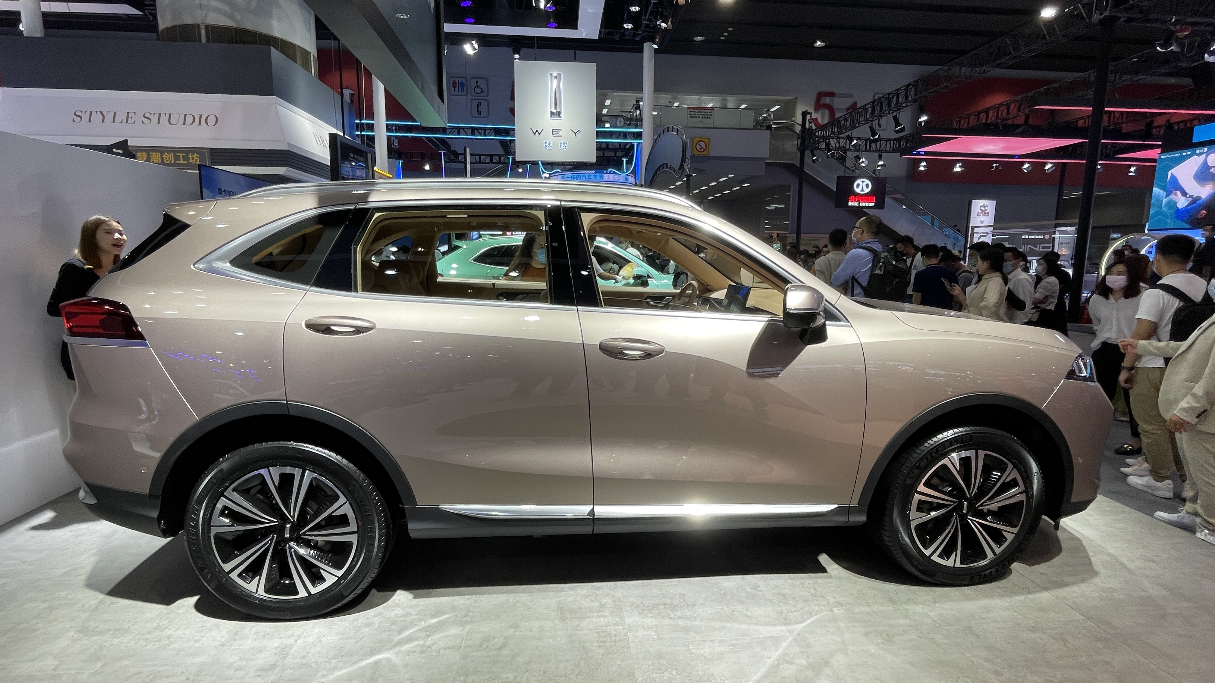 售价15.98万起,综合续航1000公里,魏牌拿铁dht上市_新能源视野