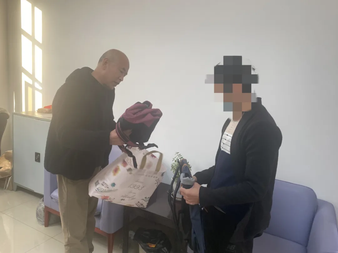【我为群众办实事】他和孩子,千里送锦旗进法院