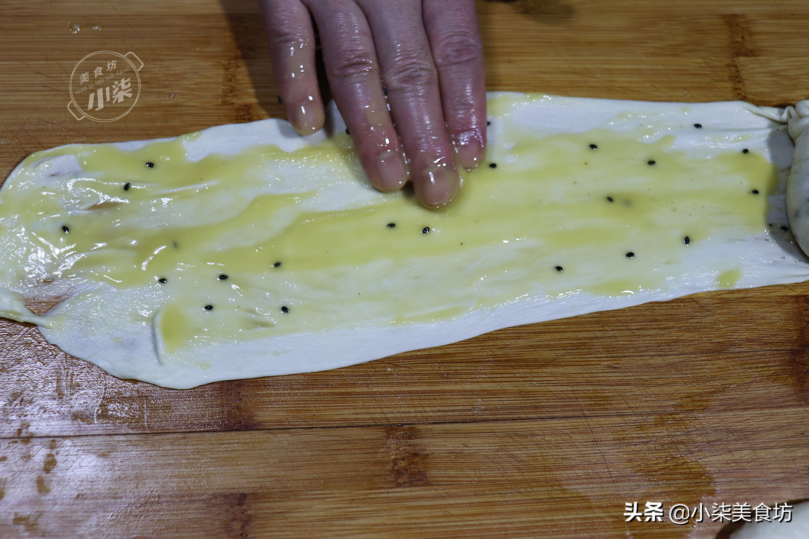 想吃酥掉渣饼，5分钟教会你，外酥里软又多层，一周吃7次都不嫌腻