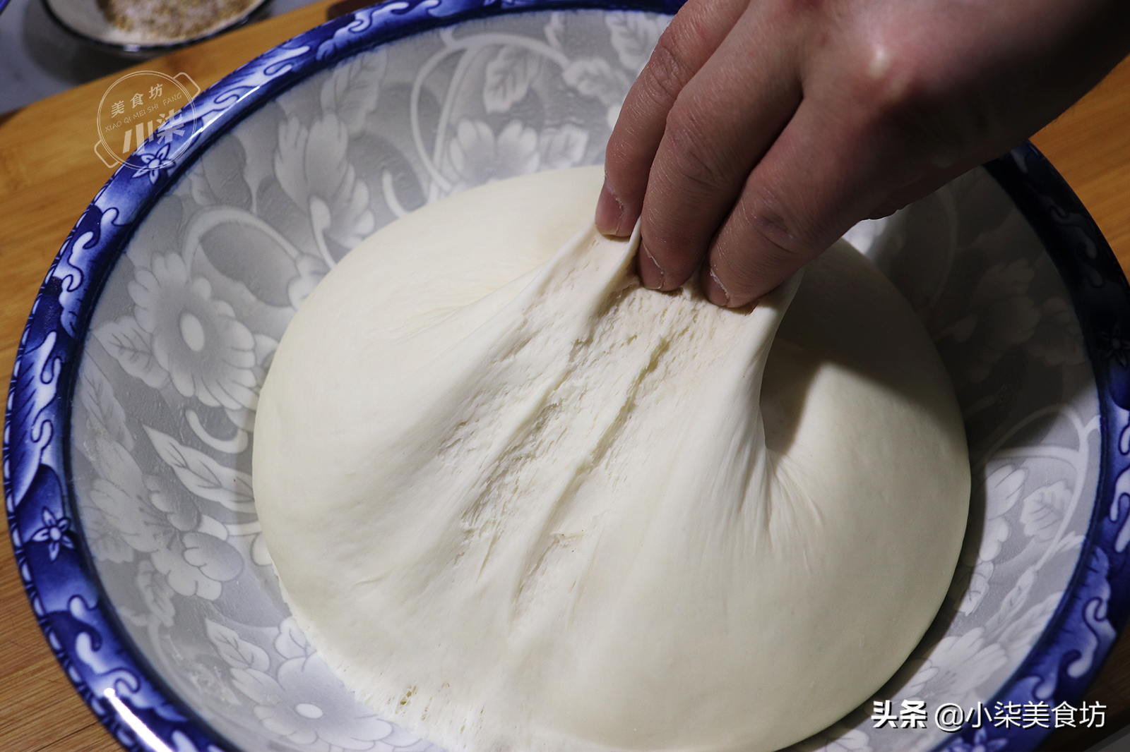 想吃酥掉渣饼，5分钟教会你，外酥里软又多层，一周吃7次都不嫌腻