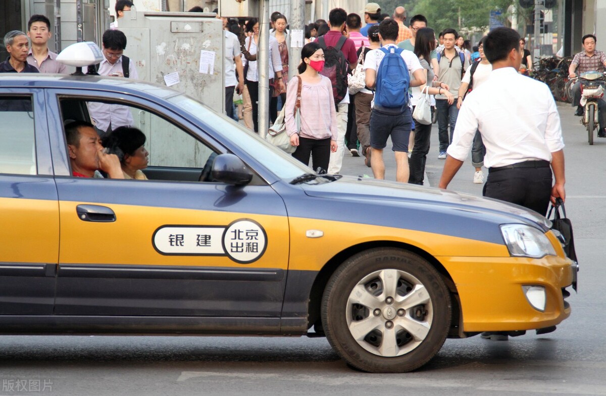 出租车一天能挣500不（出租车司机真实收入）