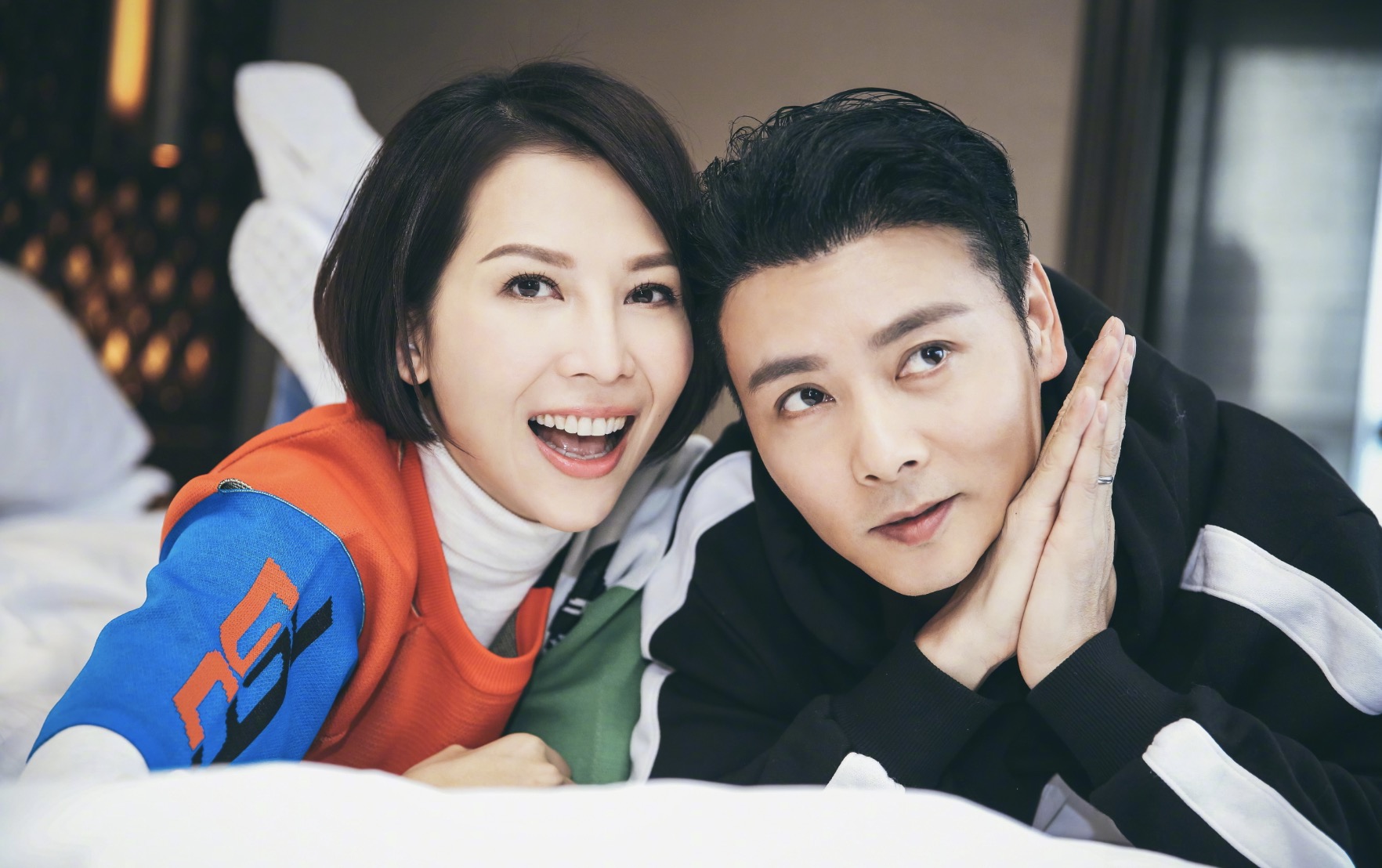 蔡少芬晒照庆祝结婚14周年，张晋甜蜜表白：我的心和你在一起