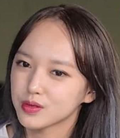 看完程潇的秃头后,许多网友都表示,终于知道为什么她的舞台上刘海就跟