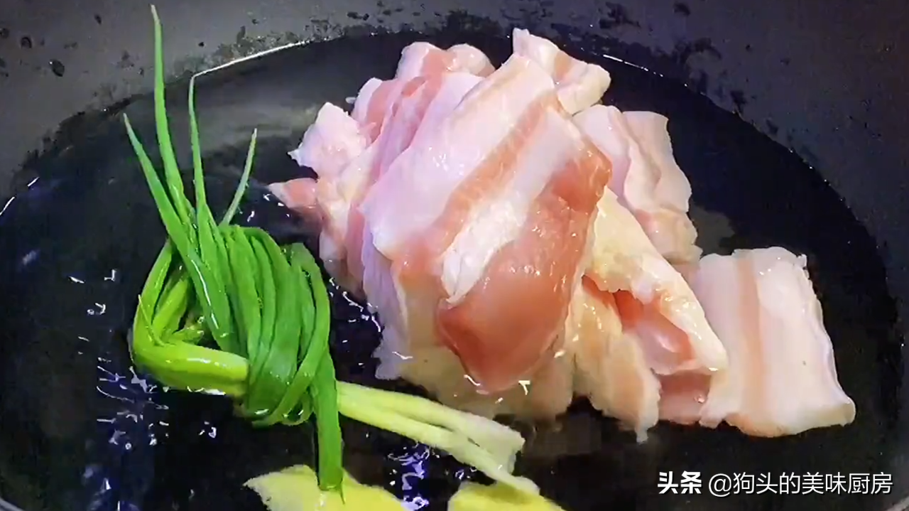 五花肉怎样做才软烂不油腻？大厨教你一个做法，出锅汤汁都不剩
