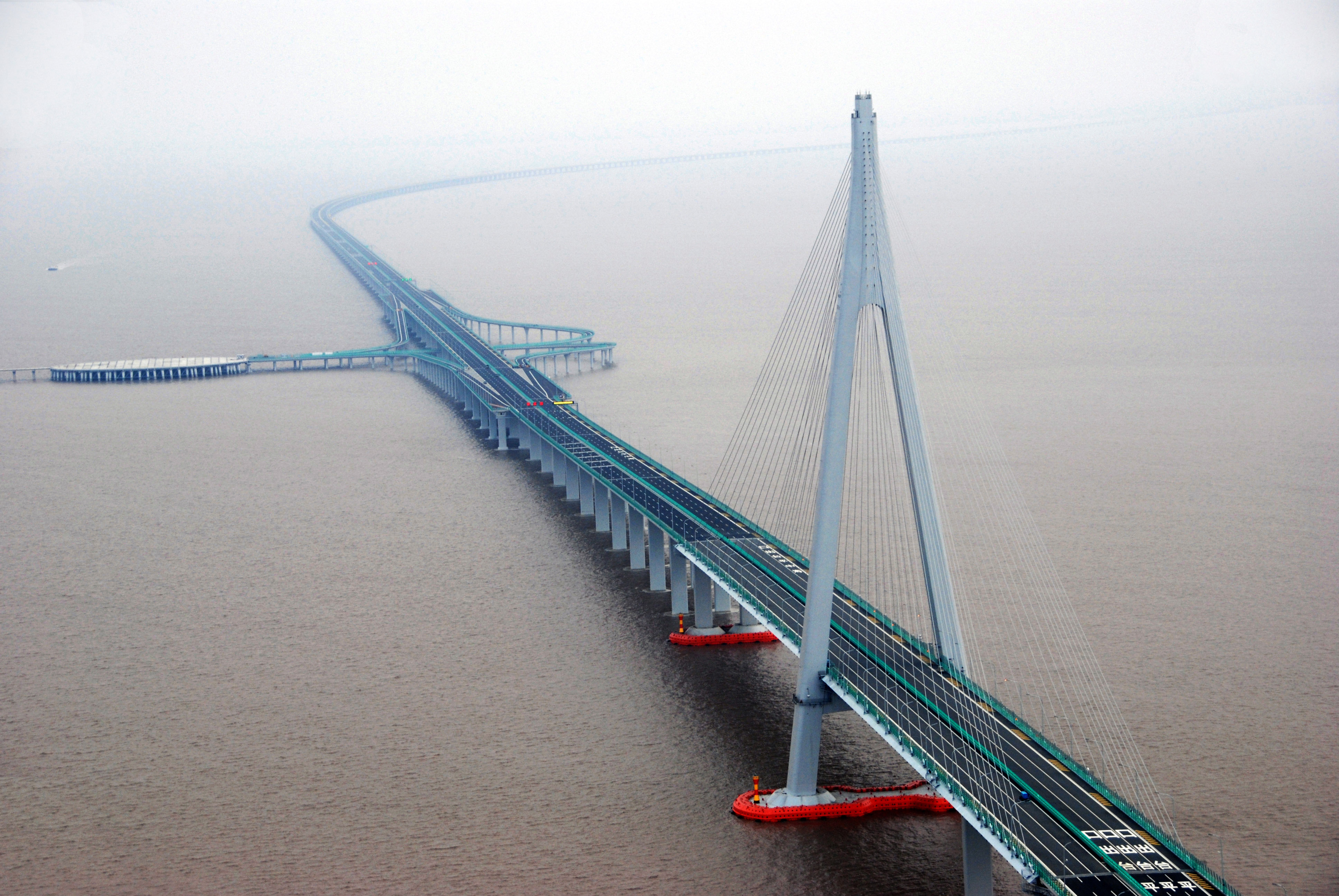 跨越台灣海峽，3大跨海通道直通台灣省，哪條更具價值？