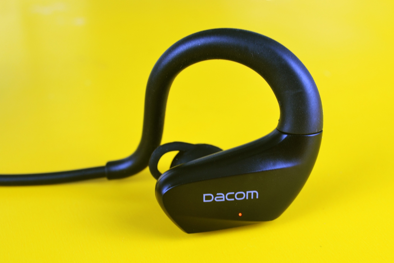 Dacom Explore-E60骨传导运动蓝牙耳机运动装备中的必需品