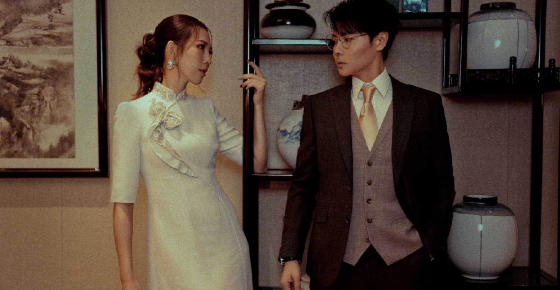 蔡少芬晒照庆祝结婚14周年，张晋甜蜜表白：我的心和你在一起