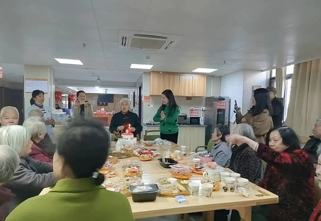 宋奶奶84岁生日会，幸福尽在不言中