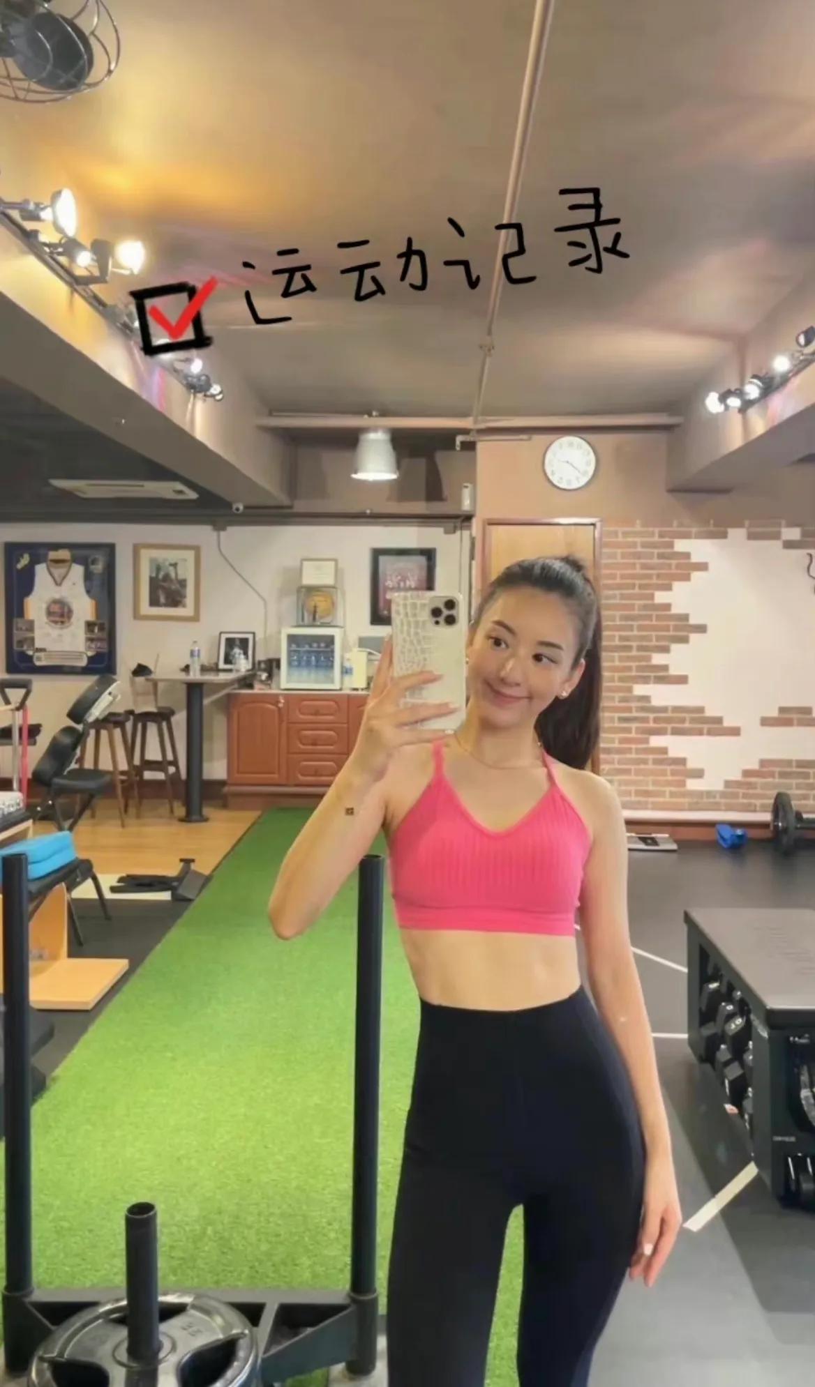 方媛晒幸福日常，健身带娃轻松兼顾，郭富城陪妻女坐缆车超有爱