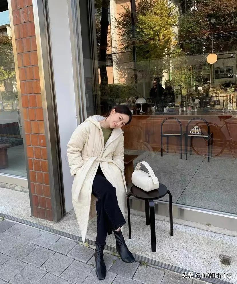 裙子里还在穿“打底裤”吗?现在流行这样穿