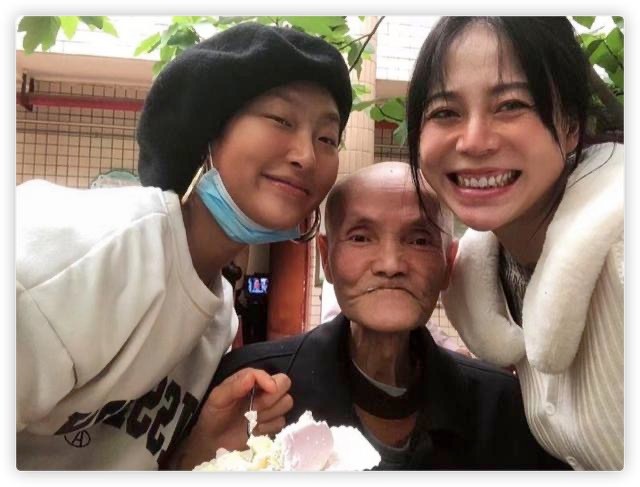 硬剛！廣告模特發(fā)文回應(yīng)：眼睛小就不配是中國人嗎？我招誰惹誰了