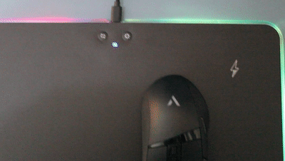 酷炫外设新选择—雷柏V10RGB幻彩背光无线充电游戏鼠标套装