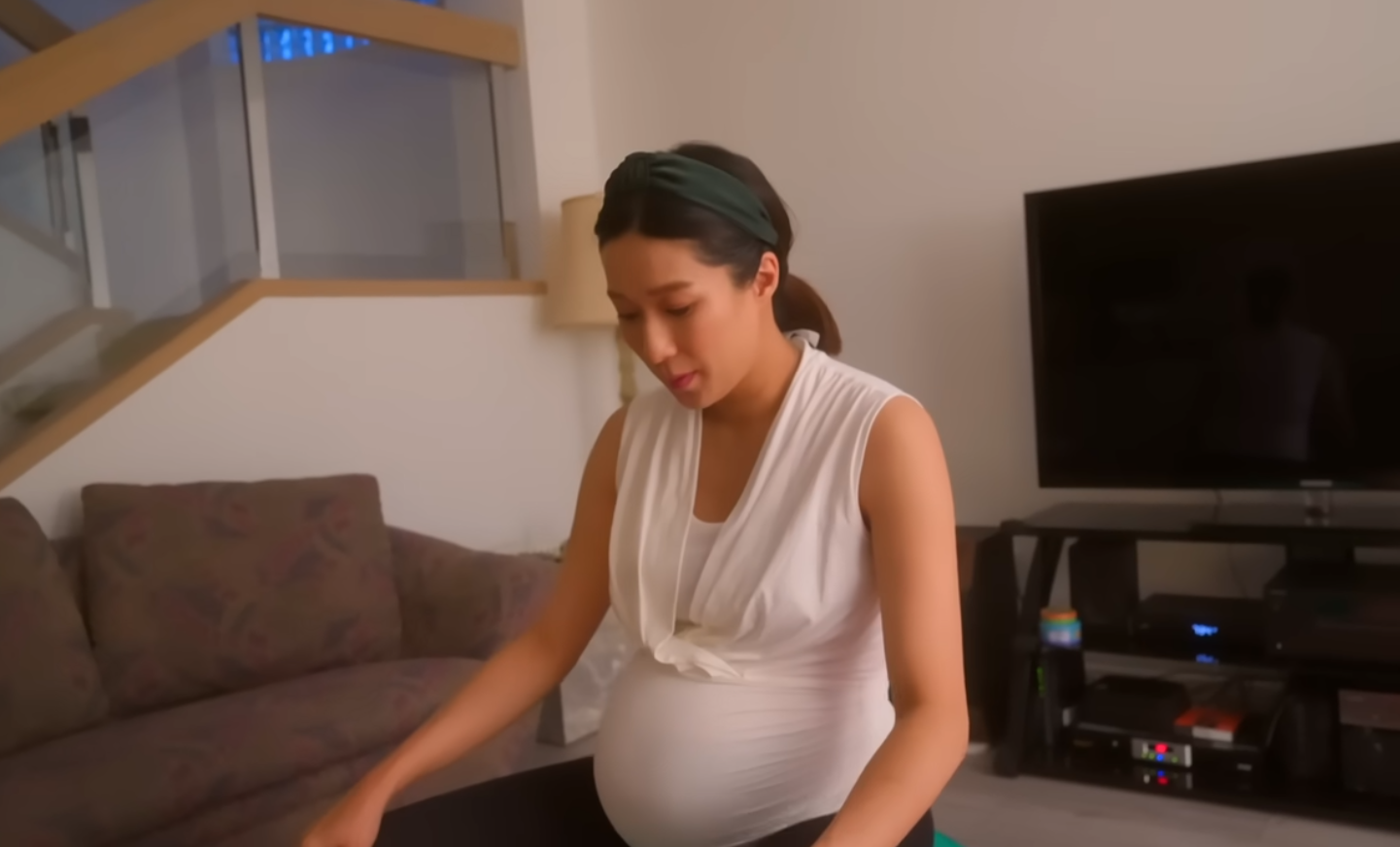坐浴缸分娩,亲手剪脐带,自己接生,这些女明星生娃都是"狠人"最新消息