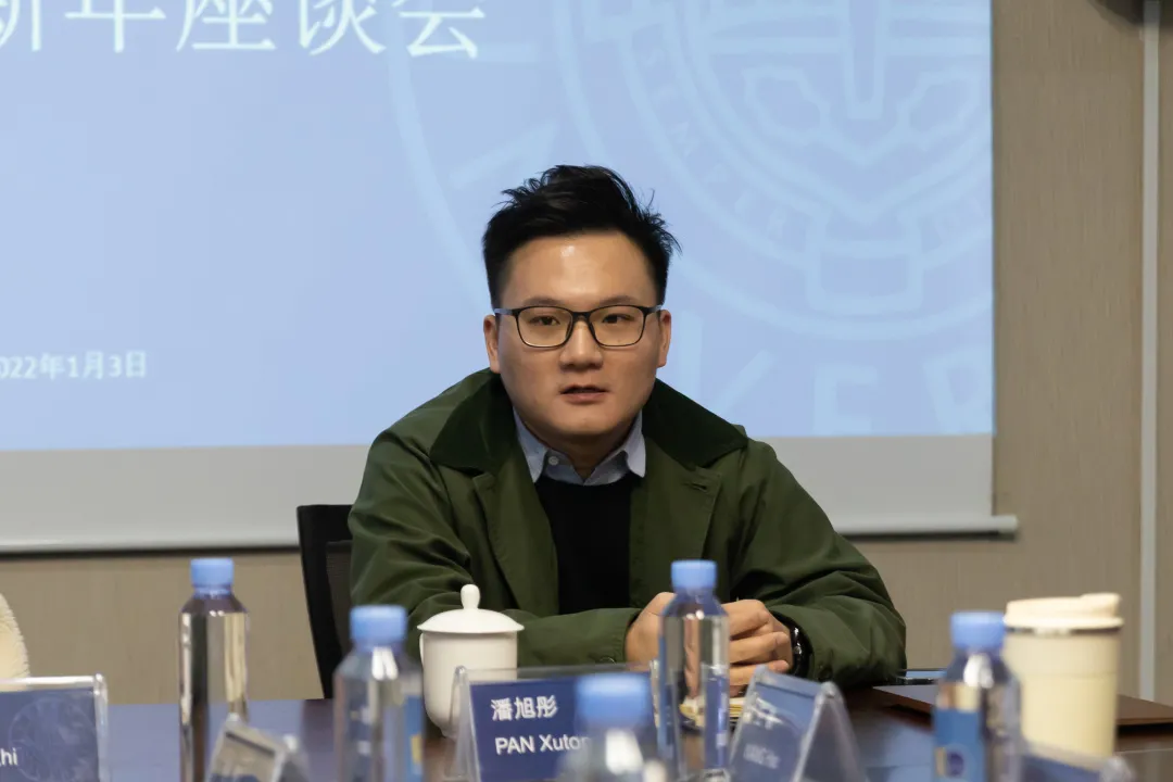 倾听心声,共话发展,今日温肯举行研究生新年座谈会