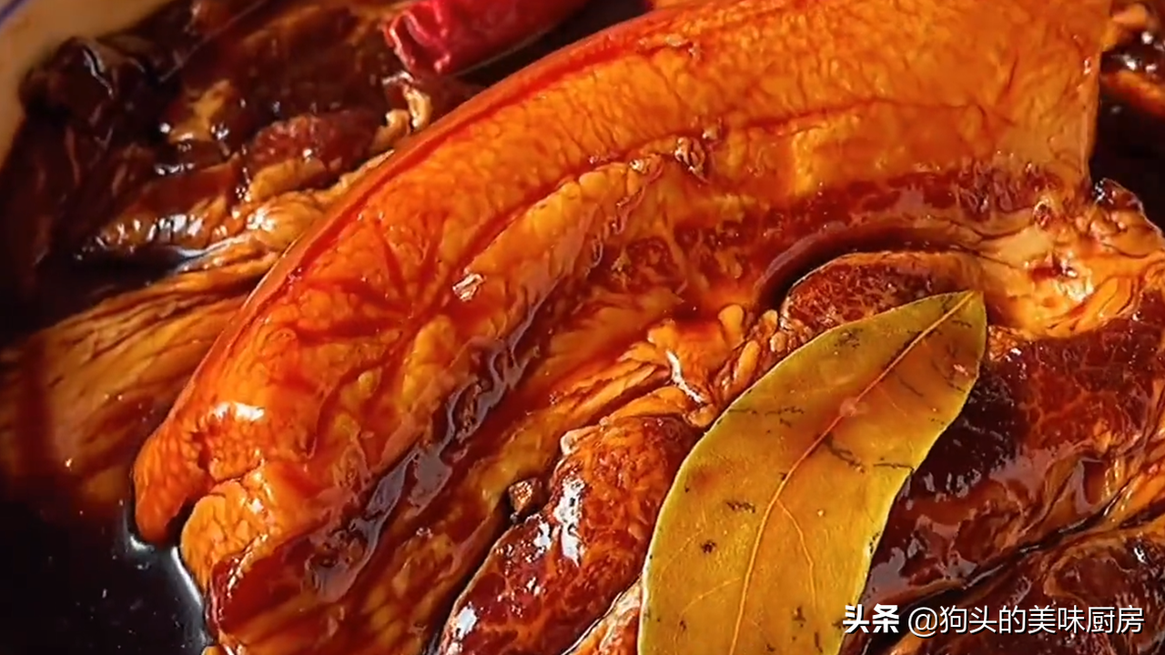 猪肉泡在生抽里2天，味道比腊肉还香，老公夸厨艺好，全家都爱吃