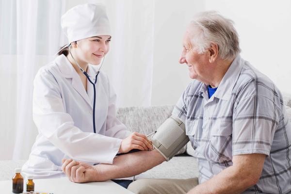 辟谣：关于高血压的4大谣言，很多人都深信不疑，你信了几个？