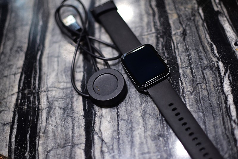 首款AMOLED高清彩屏 超视网膜全面屏 黑加手表