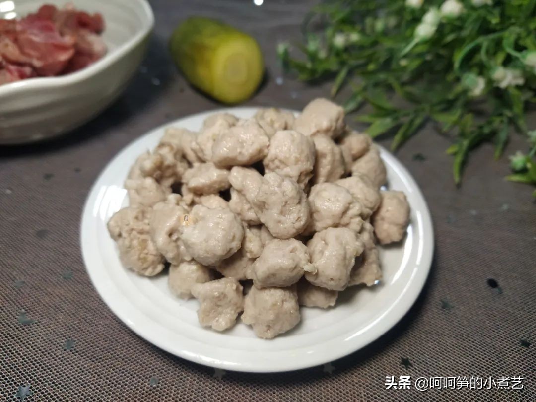 想吃牛肉丸不用买，教你在家自制牛肉丸，健康无添加，好吃又营养