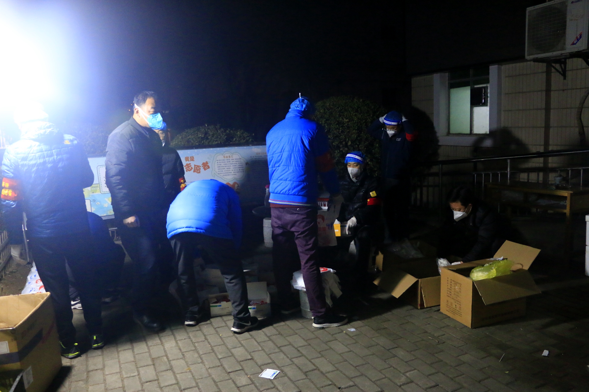 「抗疫人物」曹俊：负重前行，多少个夜晚默默奋战