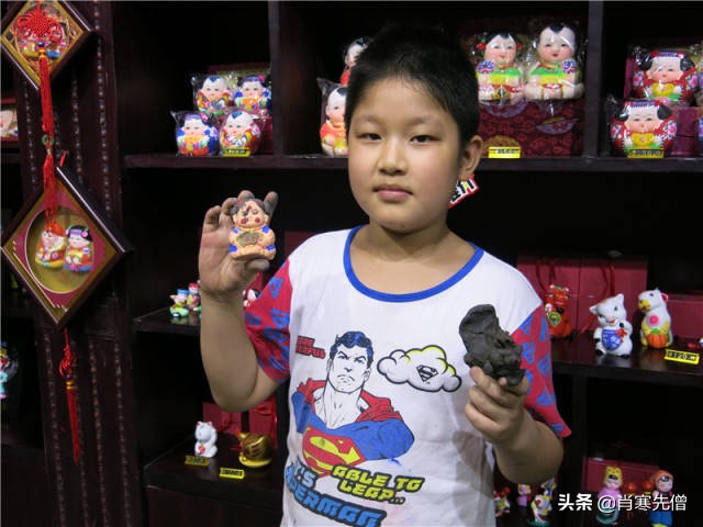 我，00后北京人，不读大学不找工作，在家“捏娃娃”，月入3万