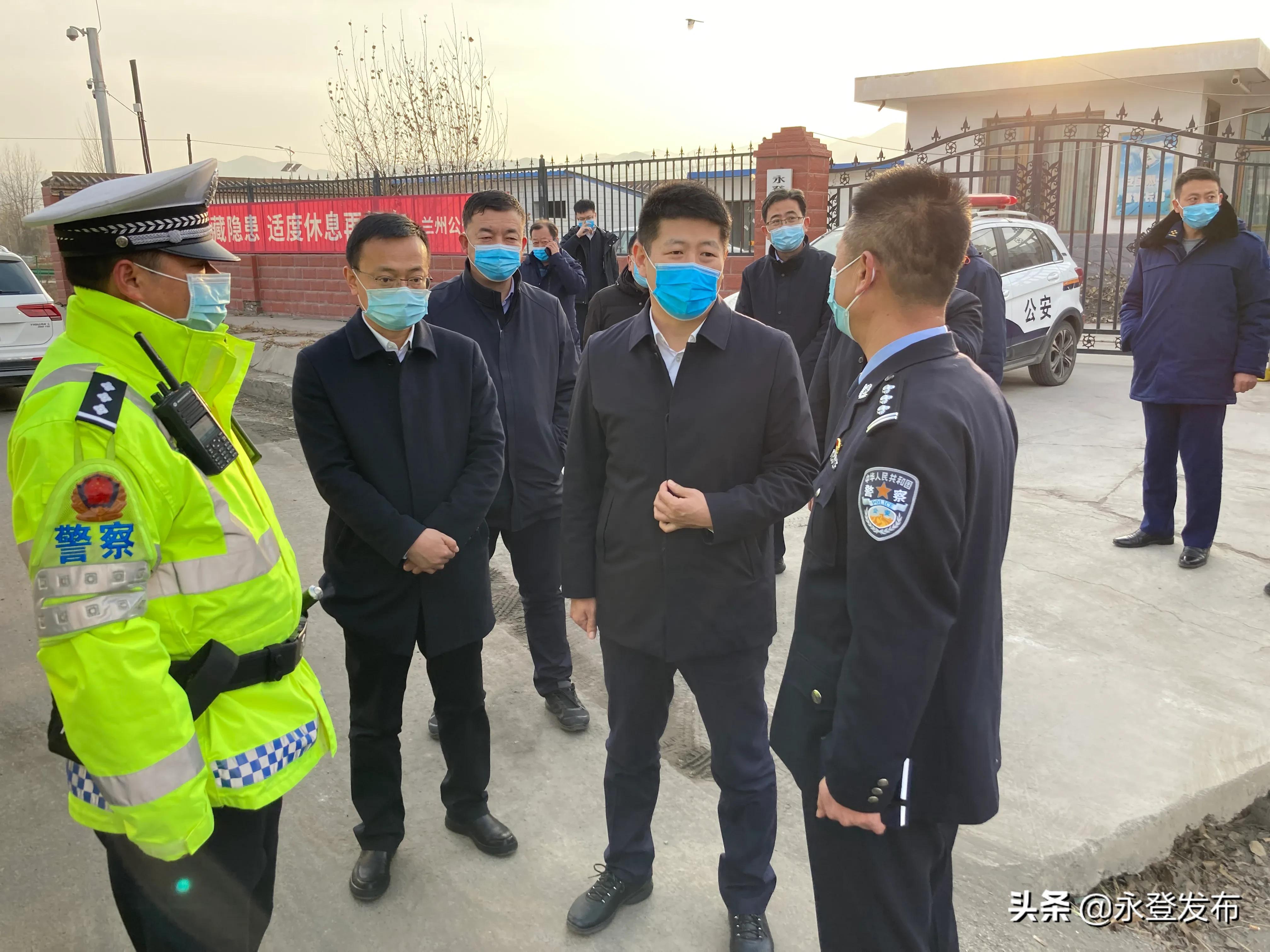 王彦群一行先后来到嘉佰乐生活超市,汽车东站,永登公安交警复兴卡口点