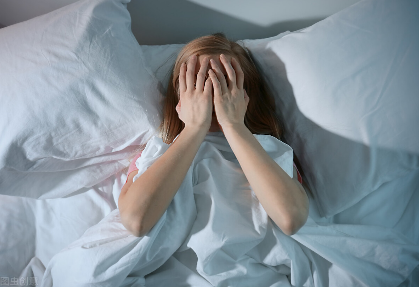 经常半夜突然"自然醒",难再入睡,是怎么回事?或是这3种原因