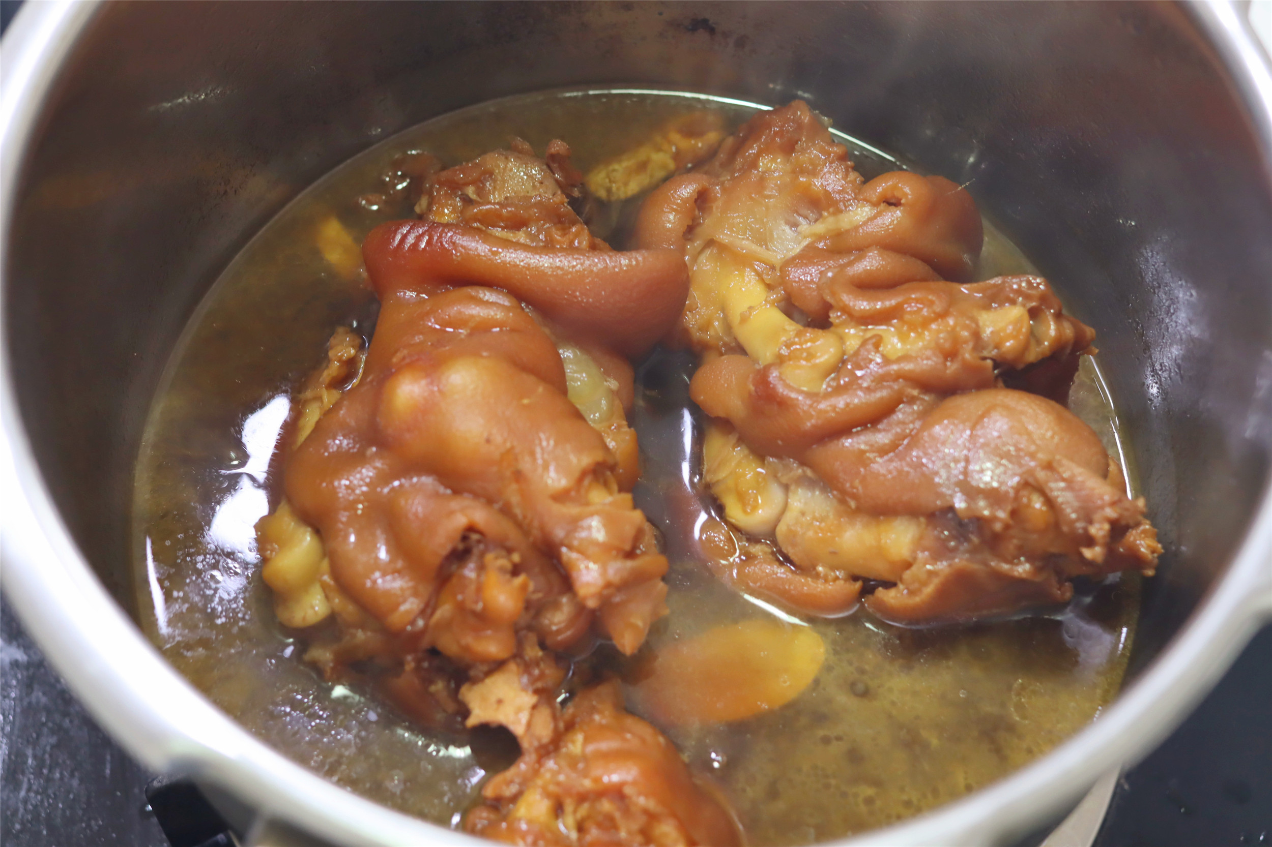 在家卤猪蹄，记住加“3样”再卤，25分钟猪蹄酥烂，味道香无杂味