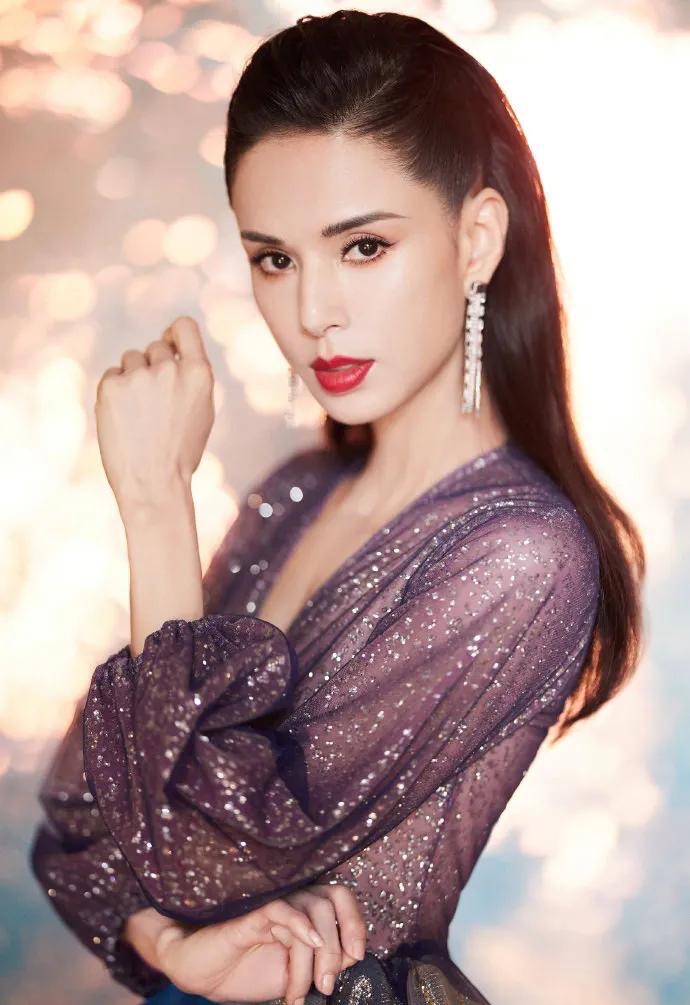 至今未婚的11位女明星，个个“风韵犹存”，最大62岁，最小43岁