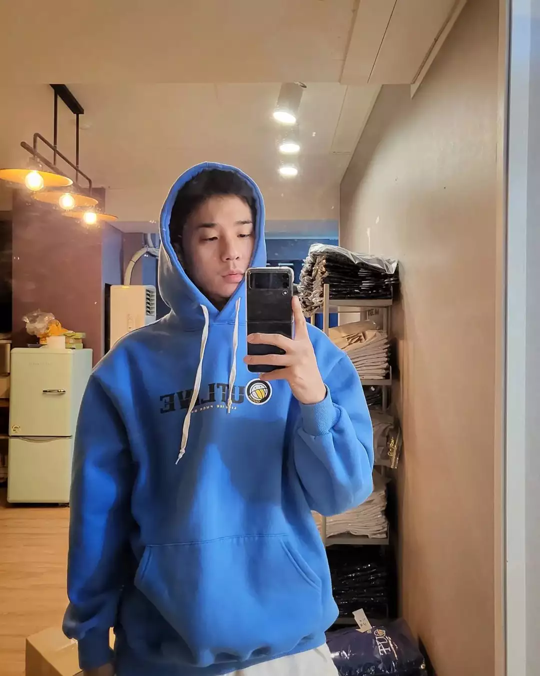 一向人品美谈爆发的 IU,却有歌手公开吐露对IU的伤心之情?