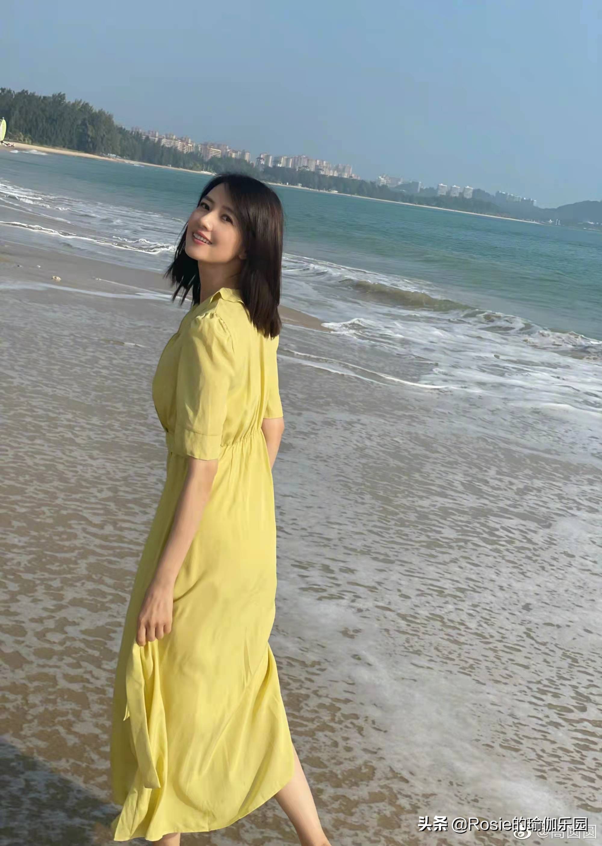高圆圆复出身材完美，久坐身体僵硬赘肉堆积，4步灵活脊柱逆生长