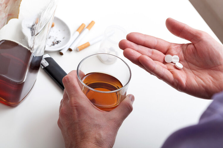 提醒所有爱喝酒的人：头孢配酒，说走就走！两者隔多久才安全？