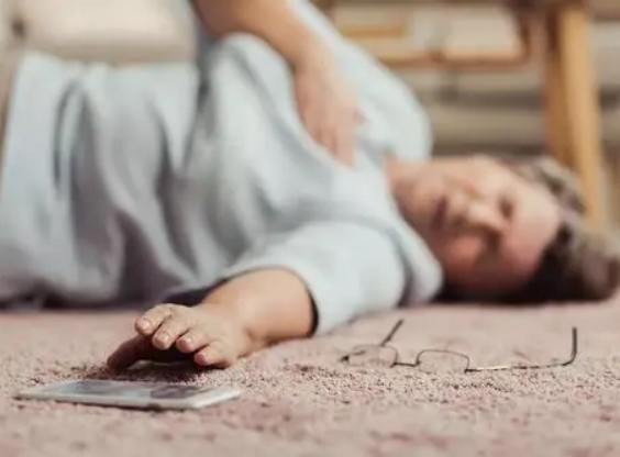 48岁男子，夫妻生活时“性猝死”，中老年人办事时避免3点