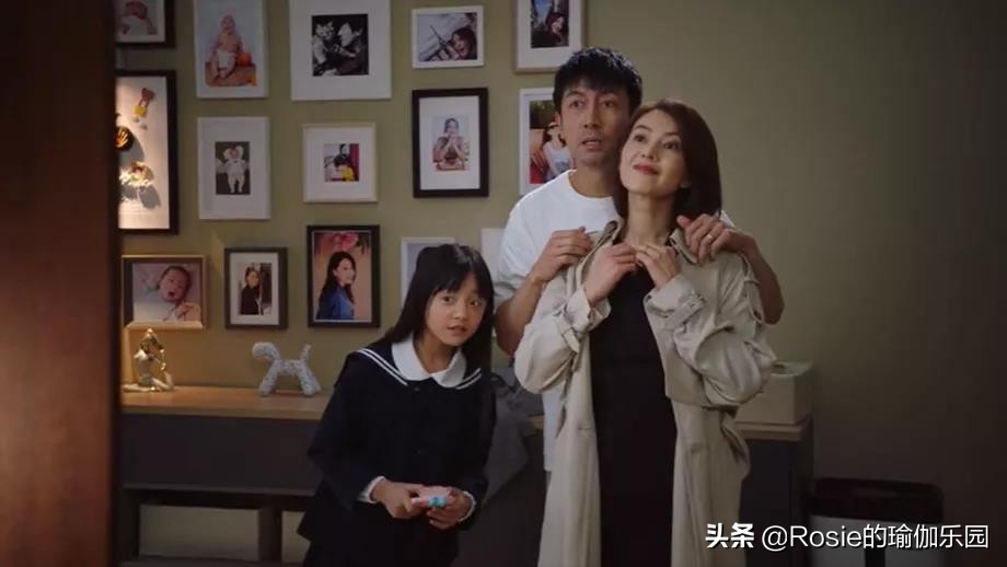 高圆圆复出身材完美，久坐身体僵硬赘肉堆积，4步灵活脊柱逆生长