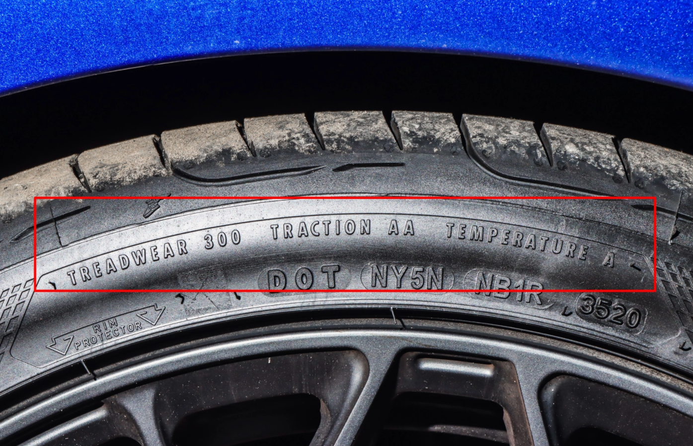 汽车轮胎上密密麻麻的数字是啥意思？轮胎密码大解析