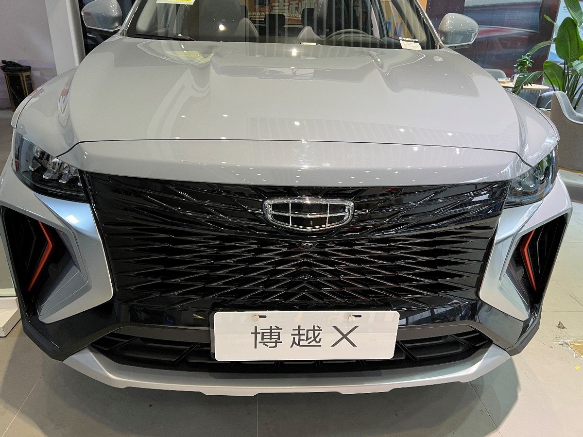 “能量風(fēng)暴”的設(shè)計 實拍吉利博越X