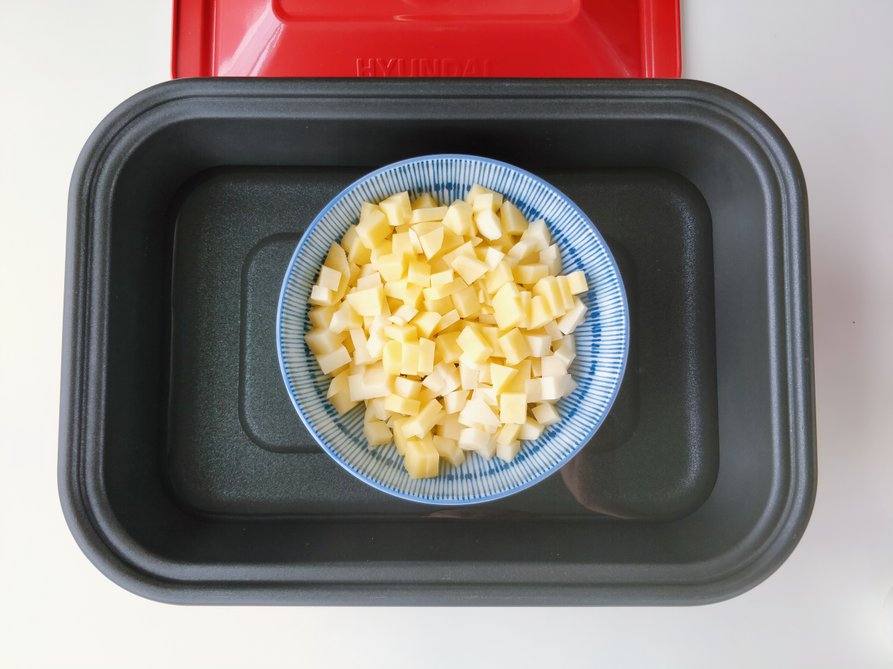 什锦土豆泥鸡肉饼，食材丰富营养高，孩子要常吃