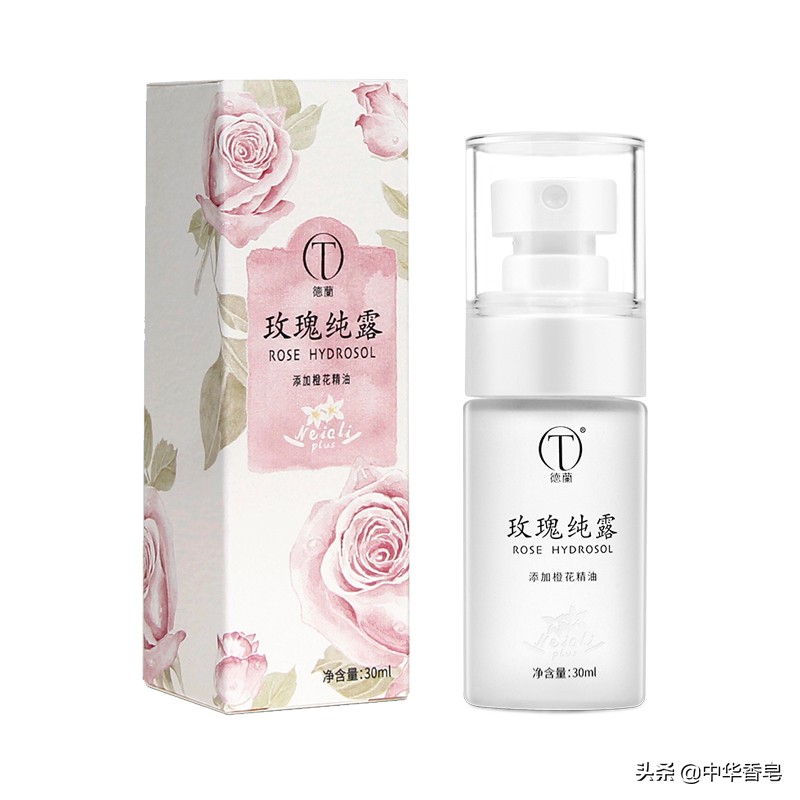 玫瑰纯露宛如少女手中的竖琴，奏出古朴典雅音乐，吐露美妙曲调