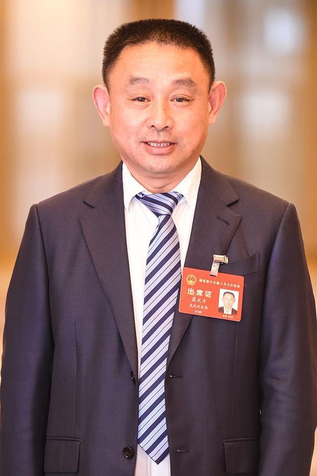 省人大代表葛天才：农村闲置房屋可供城市养老，乡村振兴首重人才