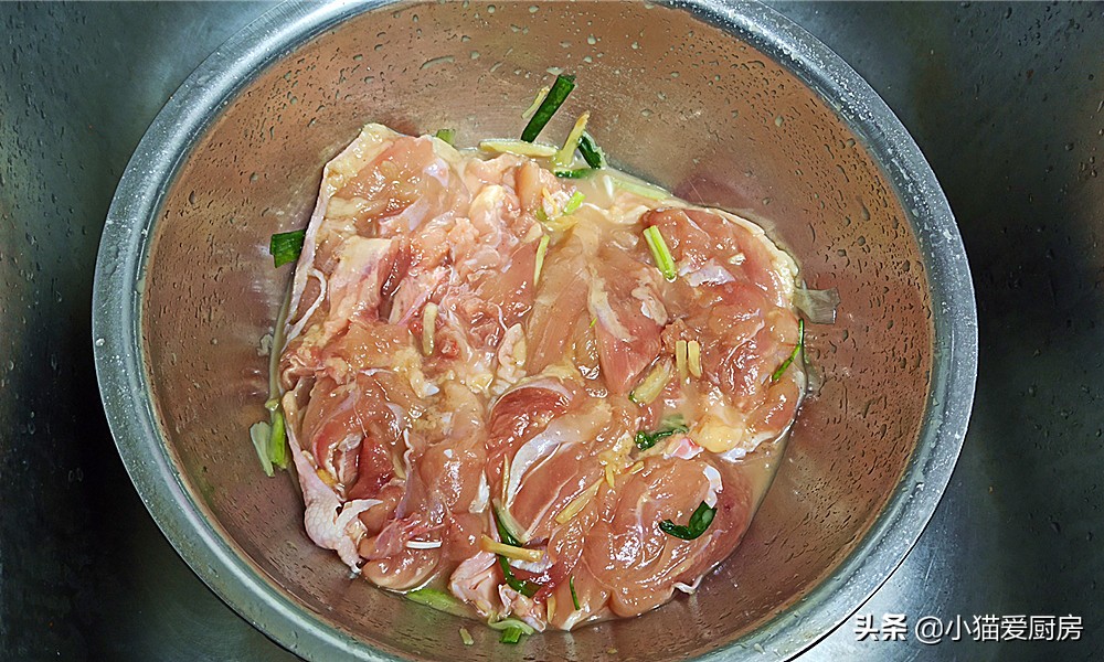 图片[7]-【香菇盐焗蒸鸡】做法步骤图 口感筋道 特别好吃的下饭下酒菜-起舞食谱网