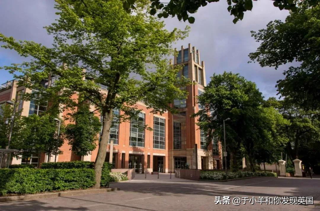 “罗素大学”中性价比最高的院校-英国女王大学，一年20万？