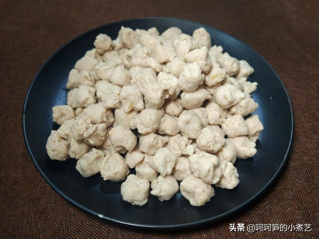 想吃牛肉丸不用买，教你在家自制牛肉丸，健康无添加，好吃又营养