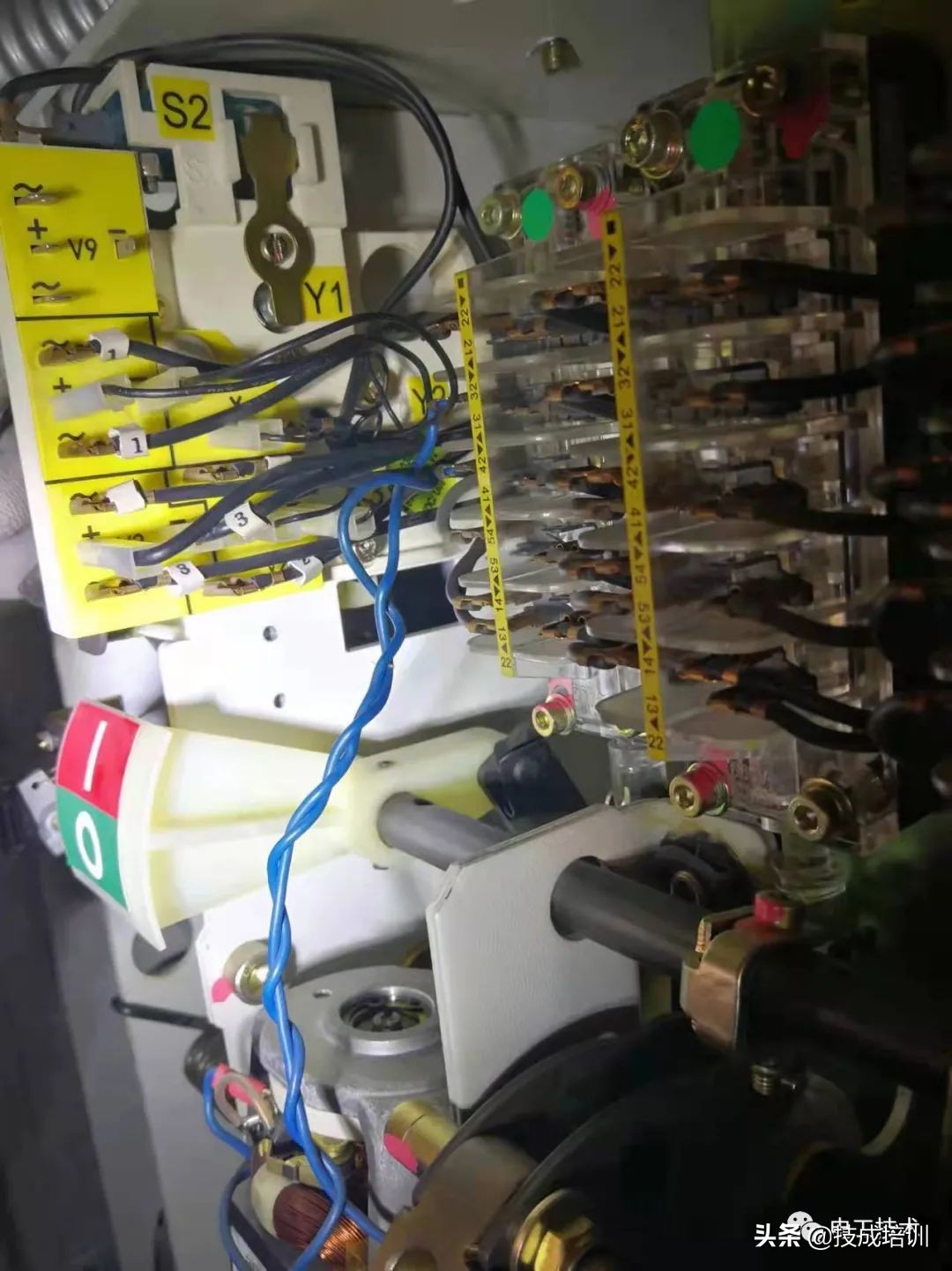 电动机运行三相不平衡啥原因？干电工的别说你不会，方法很简单