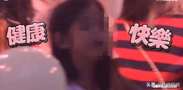 霍建华爱女派对曝光，小海豚圆脸大耳朵，林心如哄女儿超温柔