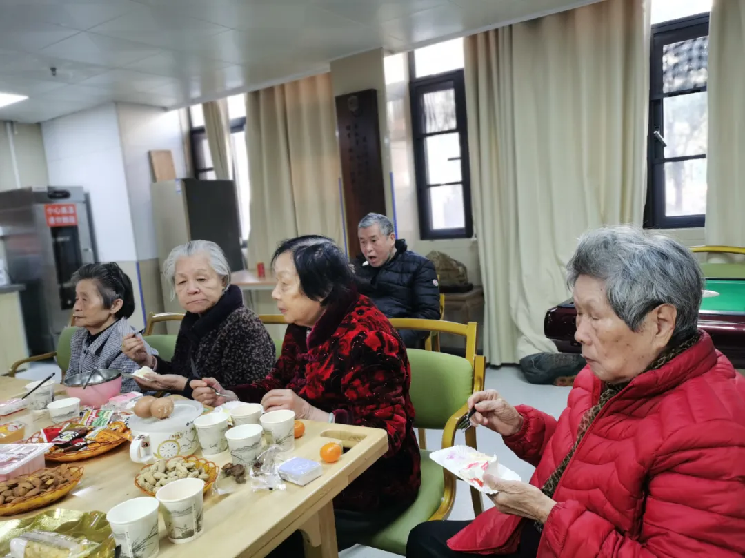 宋奶奶84岁生日会，幸福尽在不言中